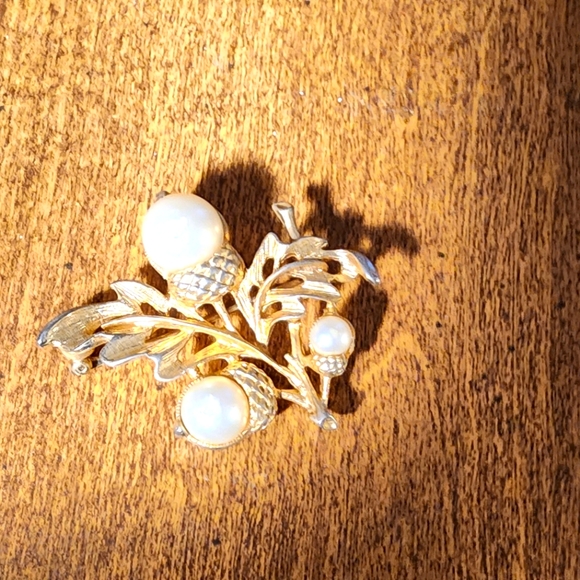 Brooch - Picture 1 of 1